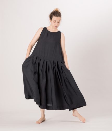 SLEEVELESS PLEATED DRESS SC